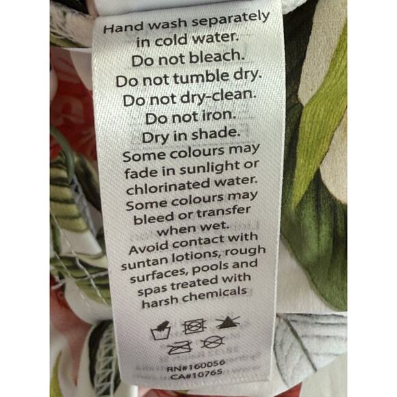 Nip Tuck Swim Women's Sz 6 One Piece Swimsuit Multifit Cup Tropical Floral Print - Picture 11 of 11